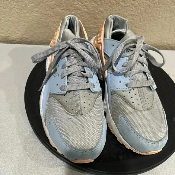Nike Air Huarache Run (GS) Girl's Running Shoes Size 6Y Wolf Gray Pink Blue - Picture 3 of 8